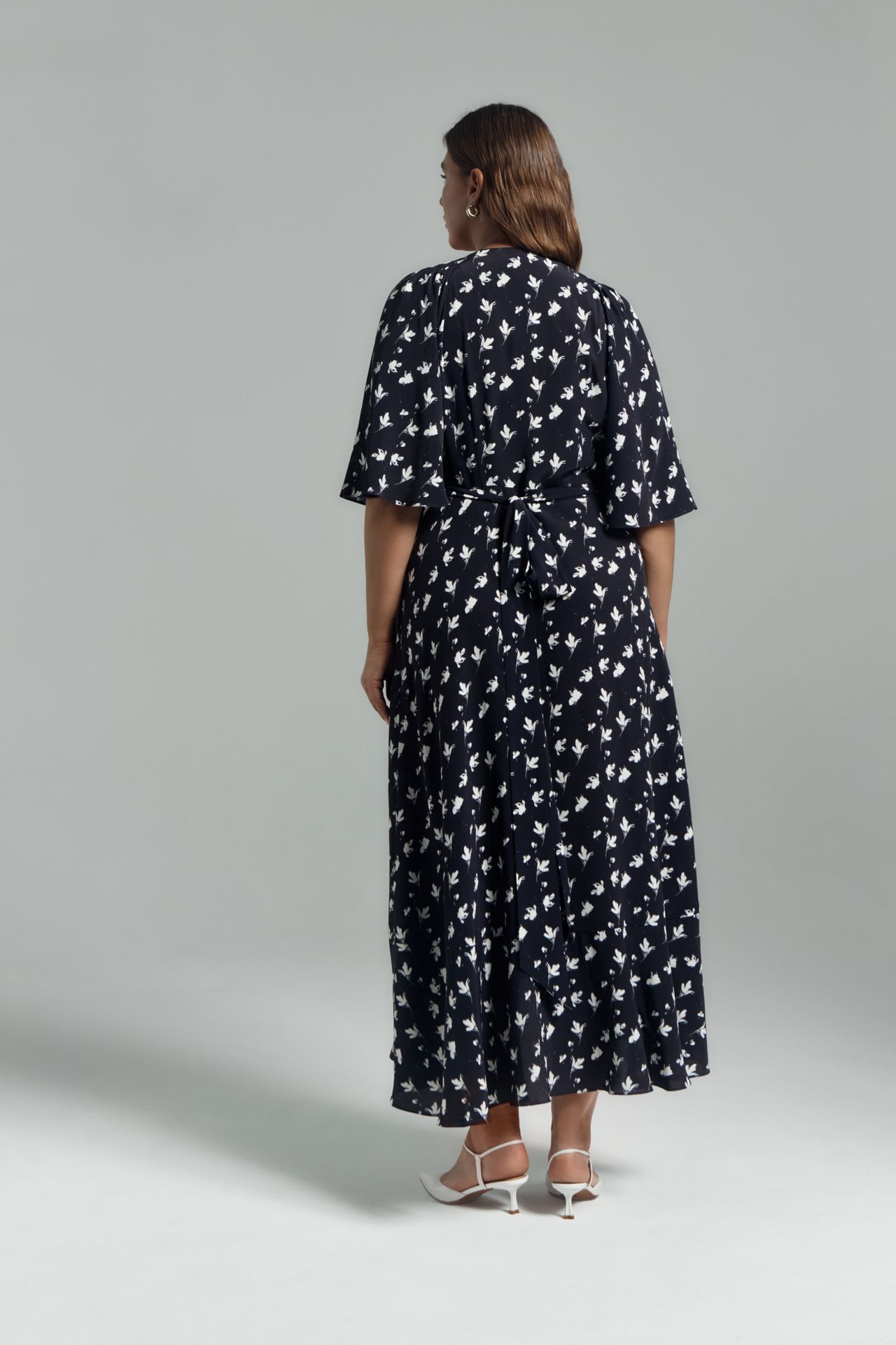 Платье на запах с воланом