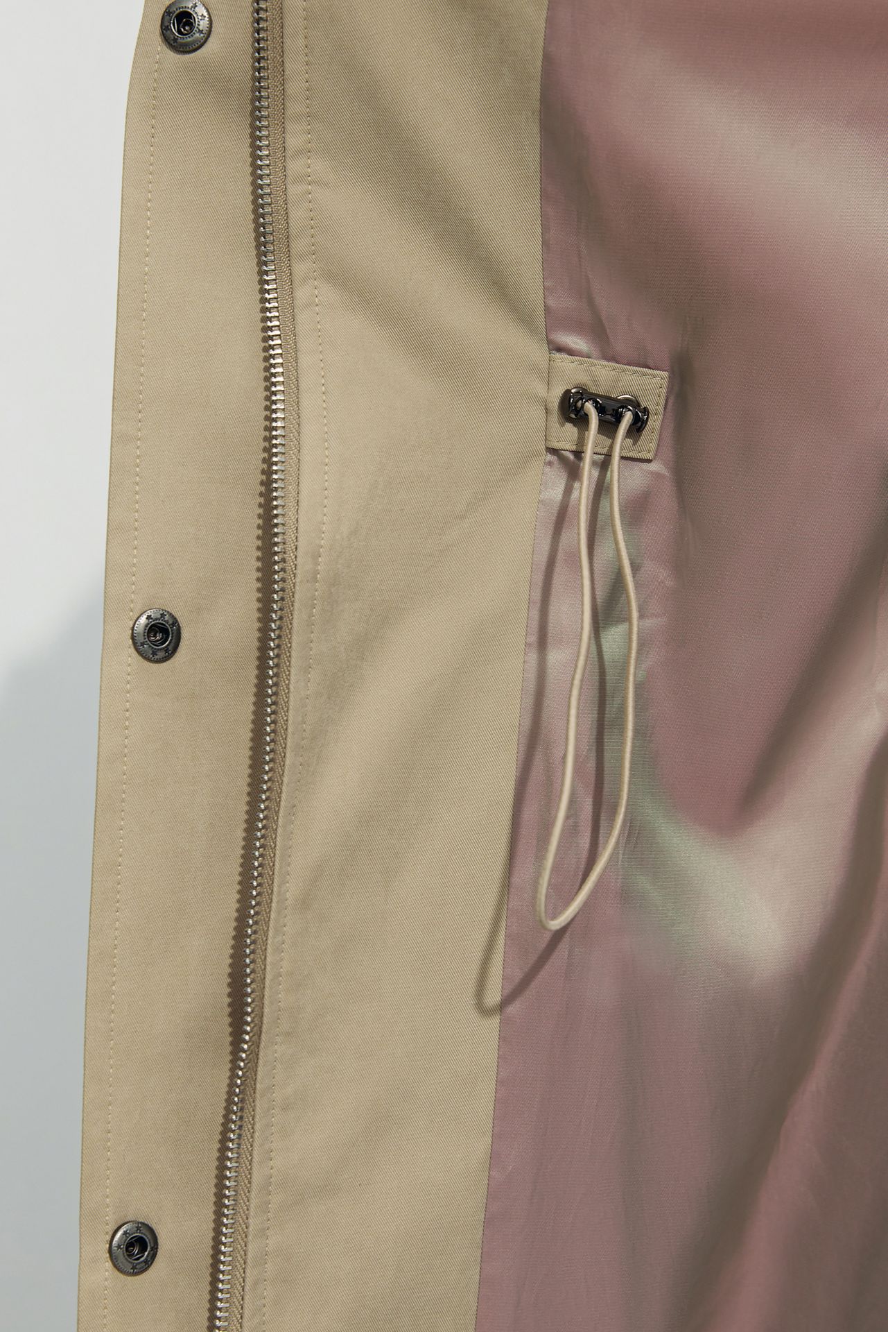 Куртка-ветровка