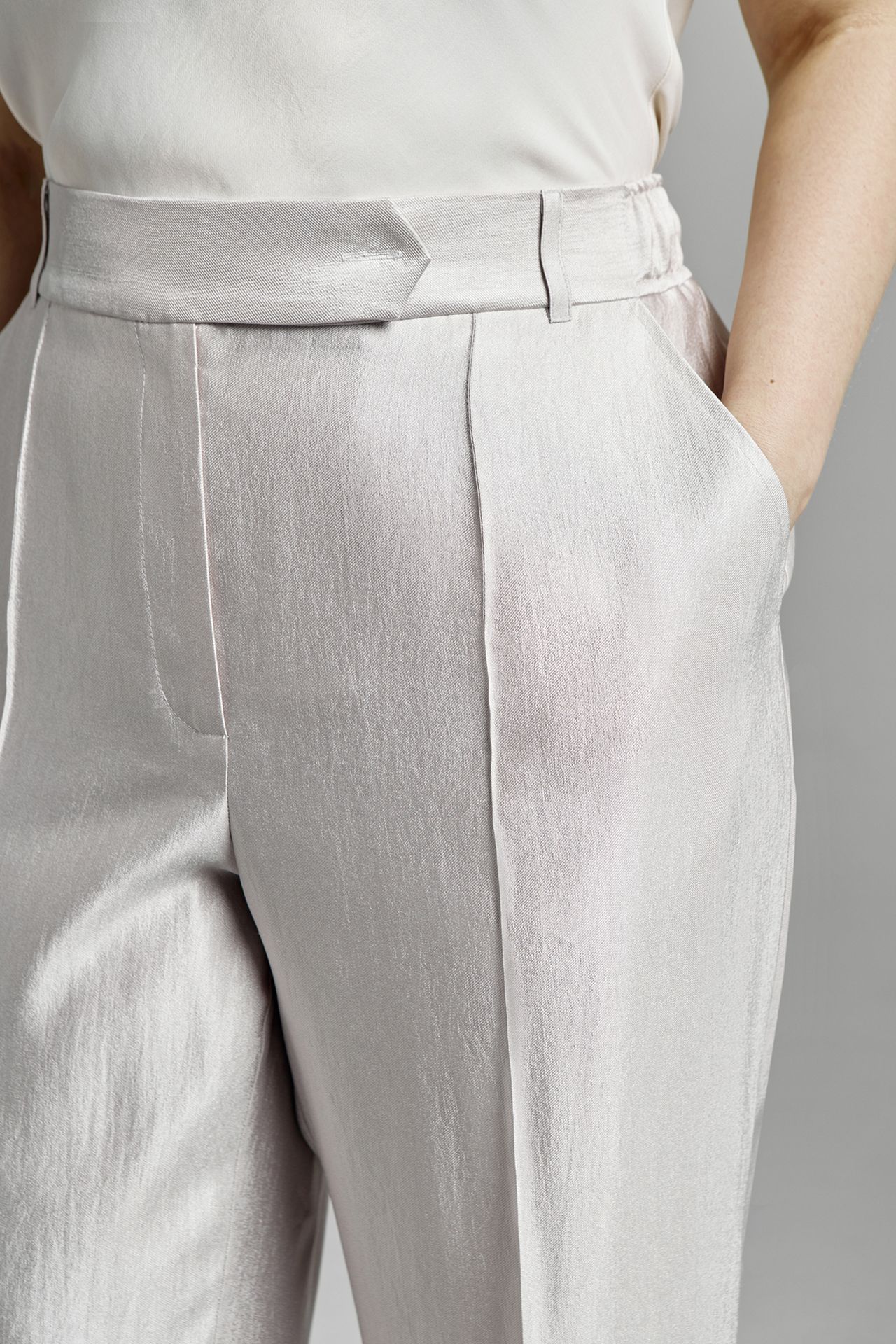 Брюки атласные