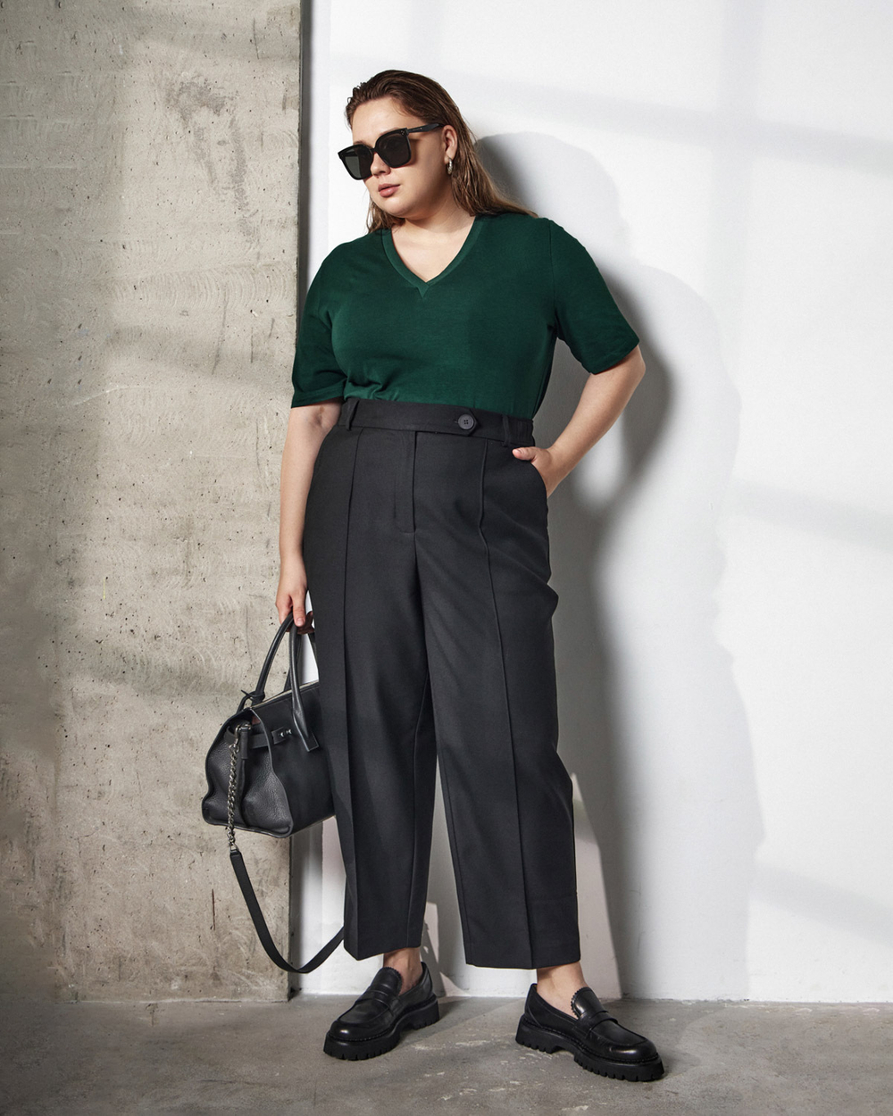 Футболка с V-образным вырезом