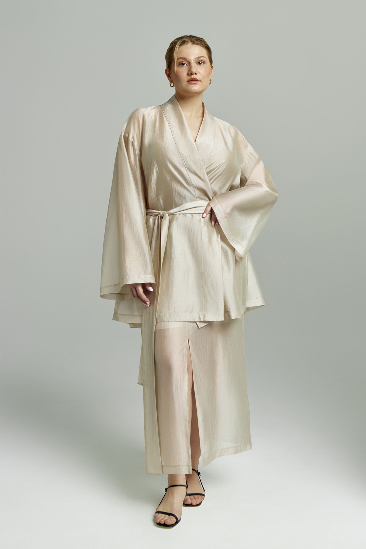 Блуза из прозрачной ткани