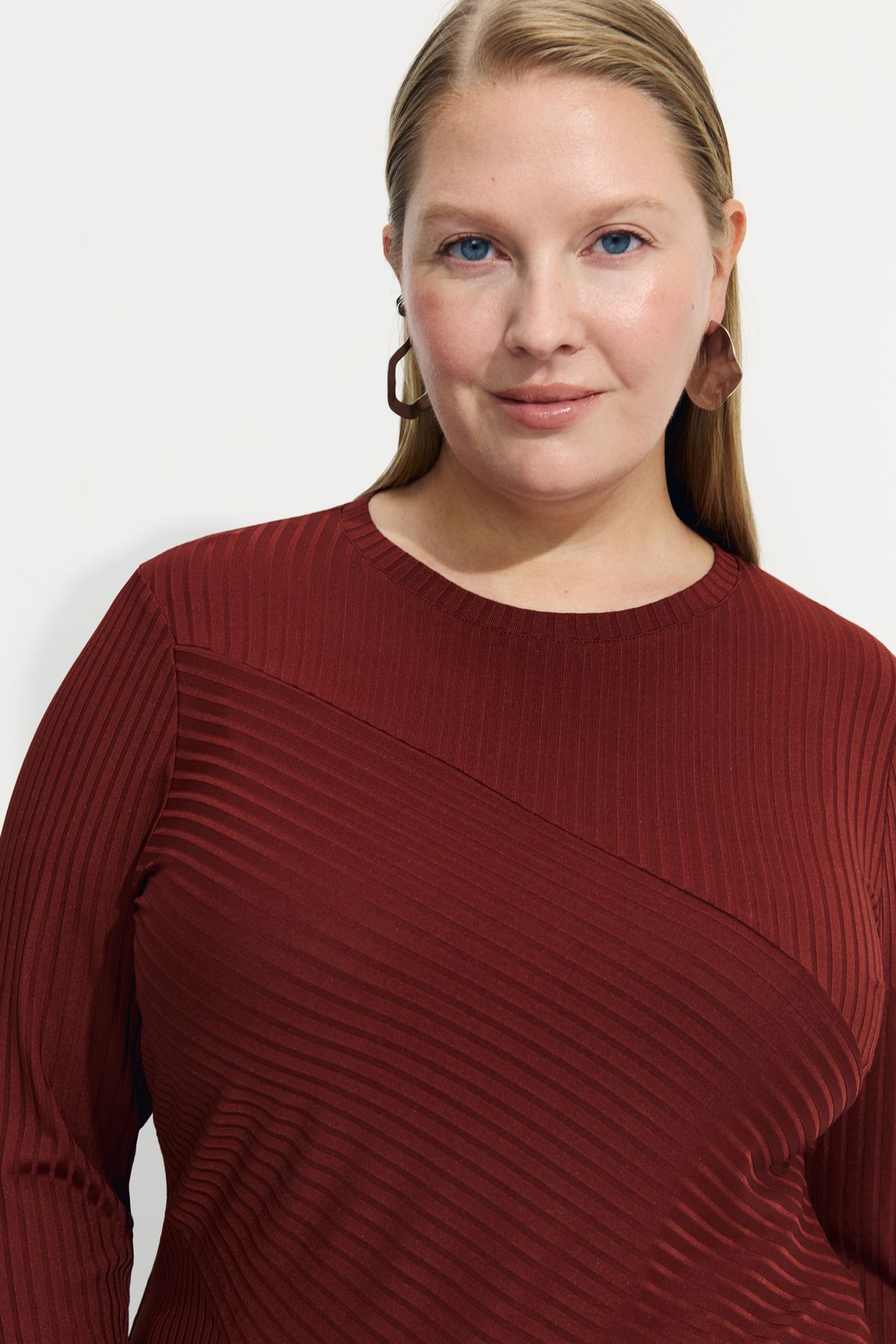 Лонгслив в рубчик JETT