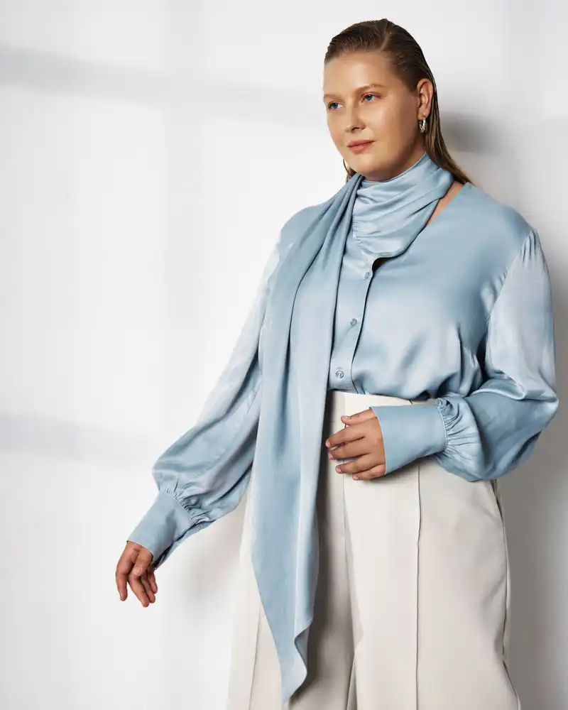 Блуза с шарфом