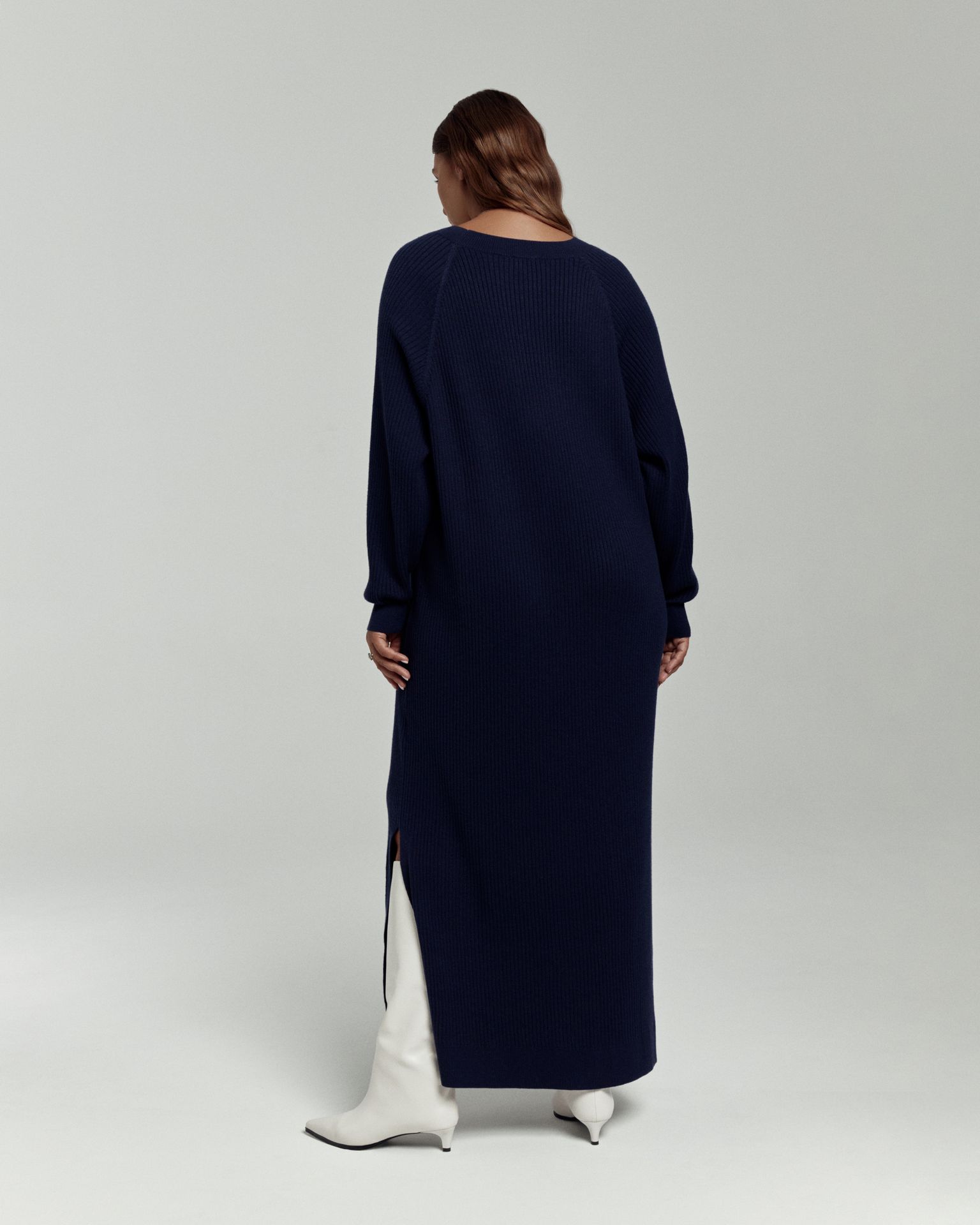 Платье вязаное