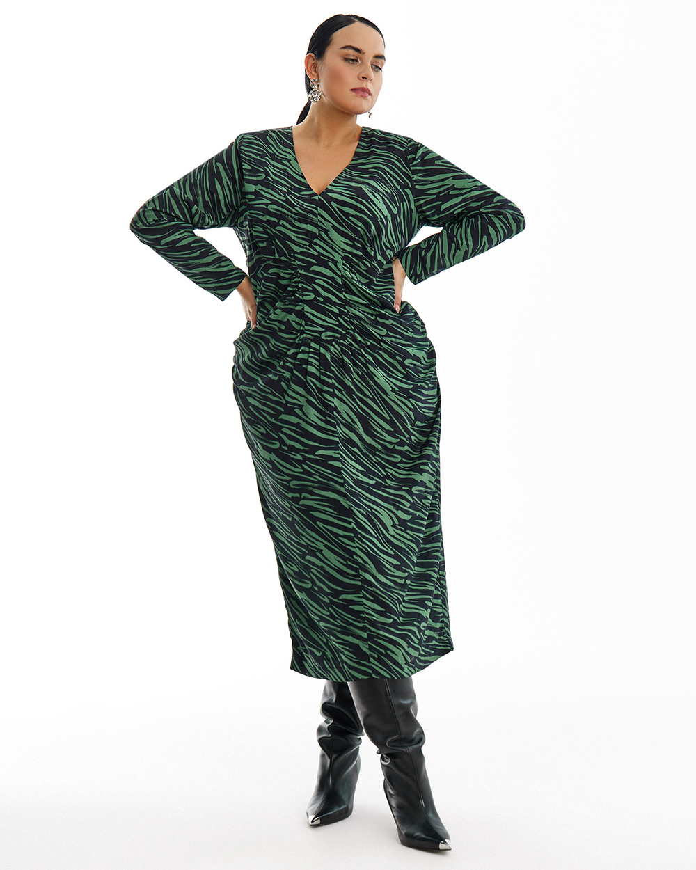 Платье с платком