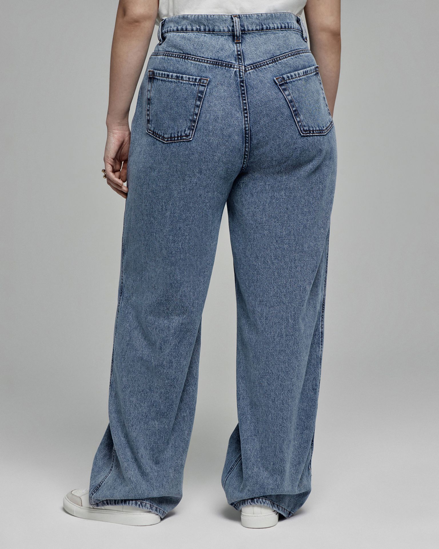 Джинсы широкие HARLOW