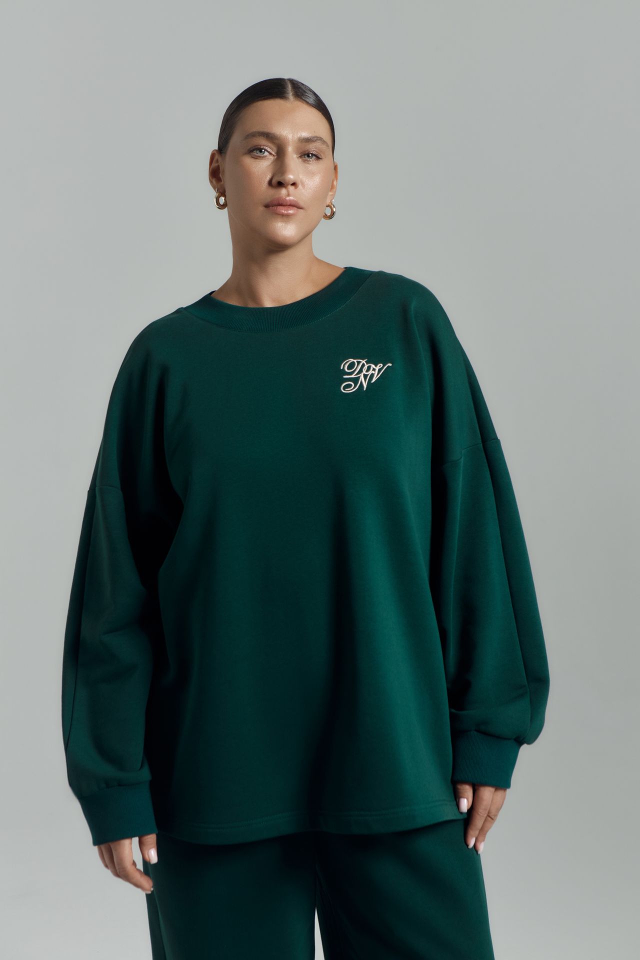 Толстовка с вышивкой