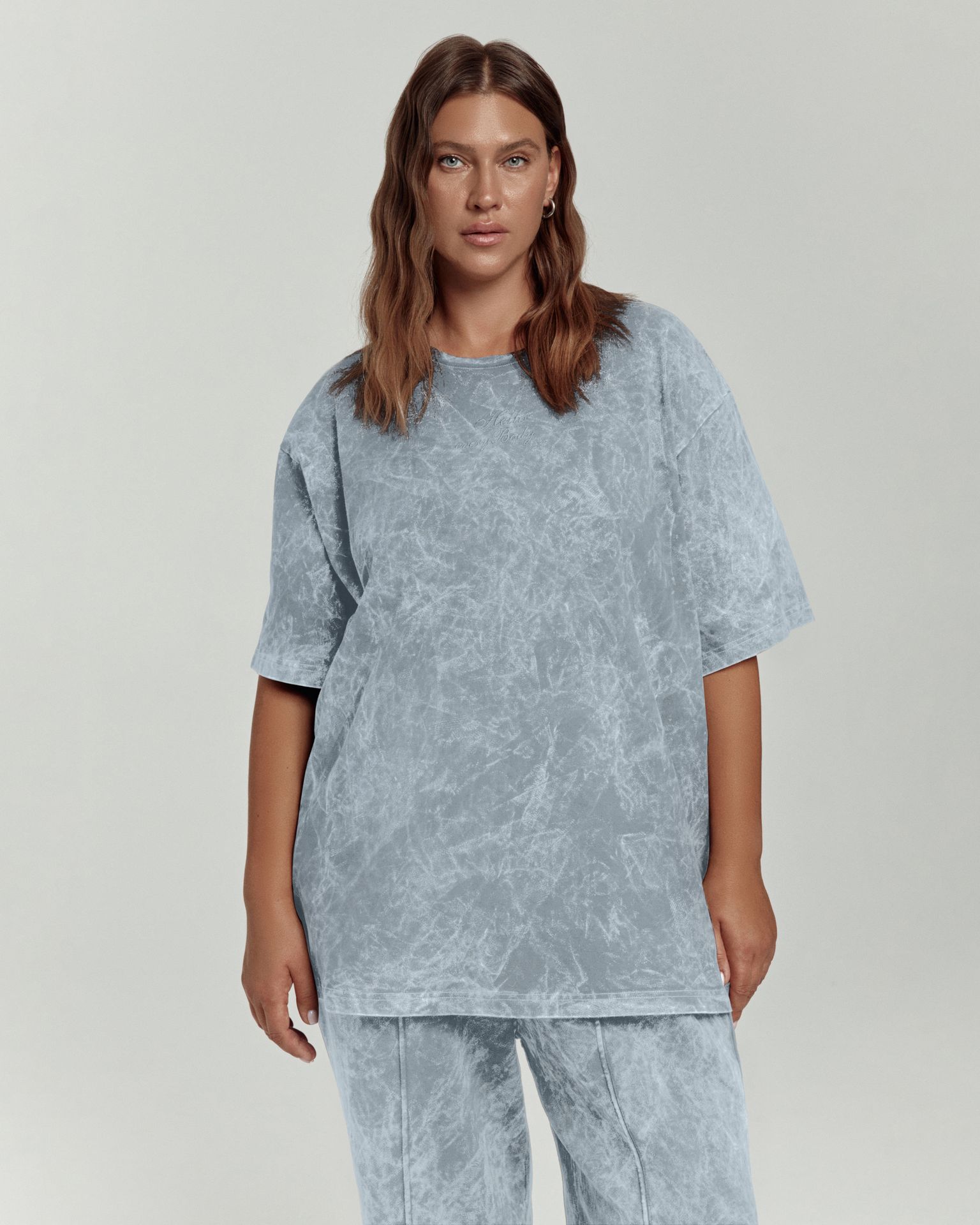 Футболка оверсайз с эффектом потертости