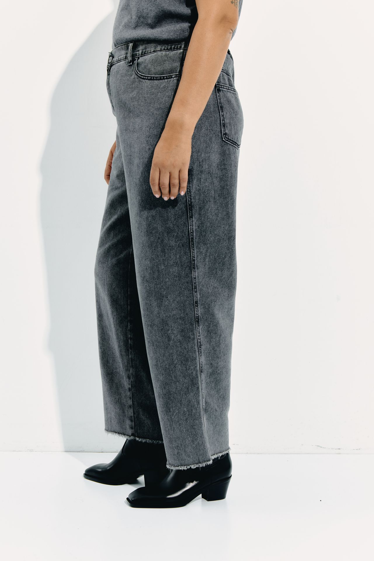 Джинсы прямые NOOR