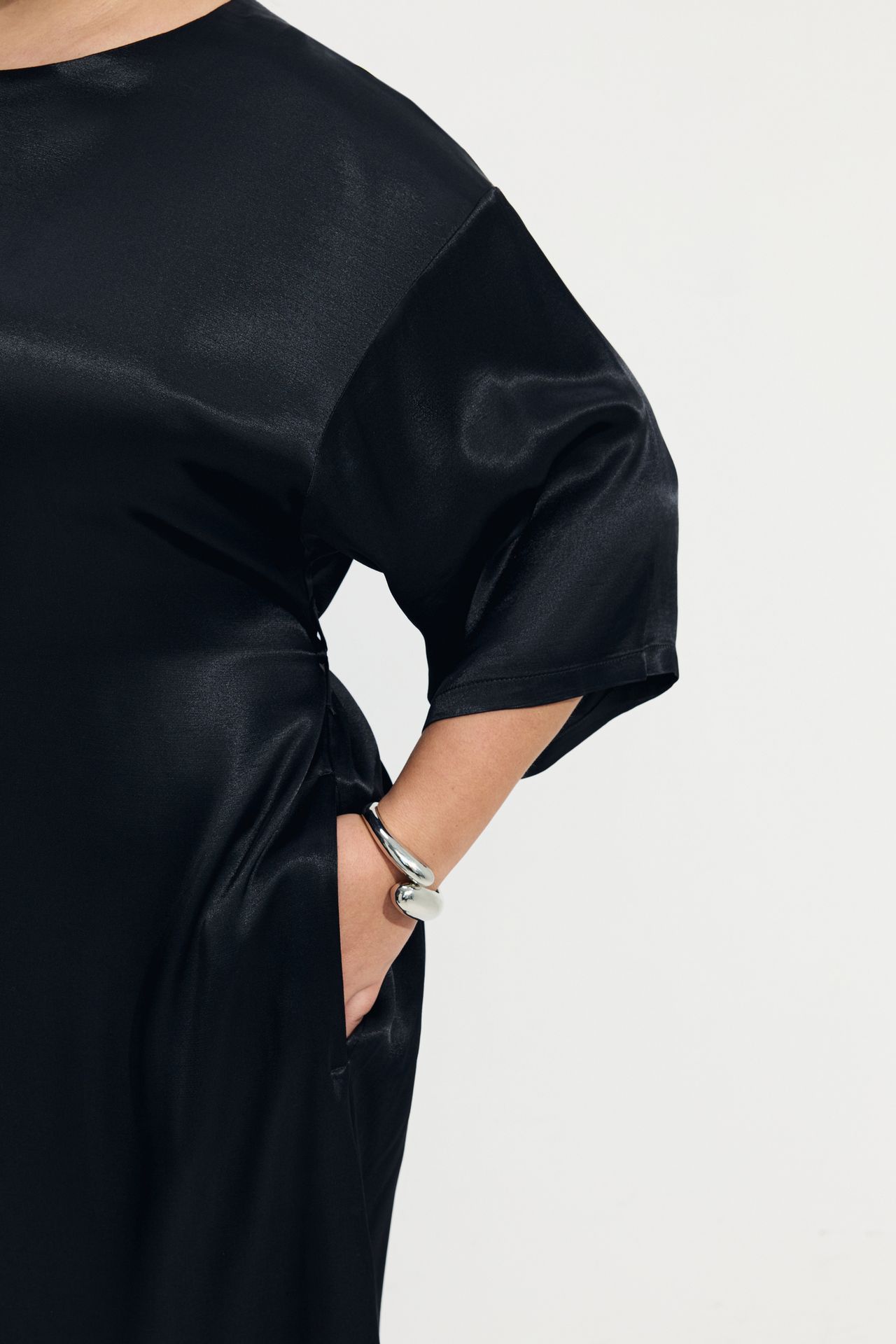 Платье струящееся