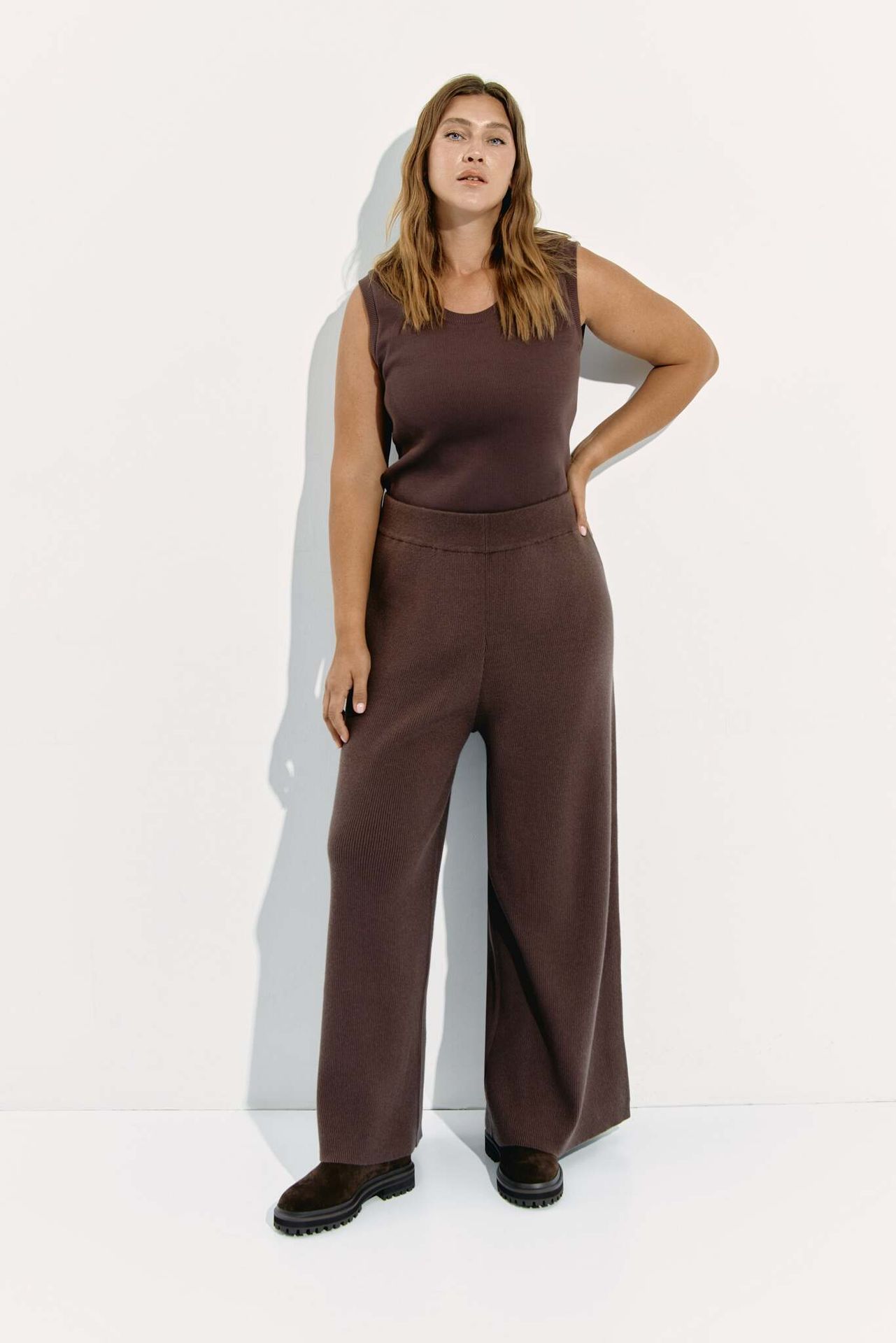 Брюки вязаные