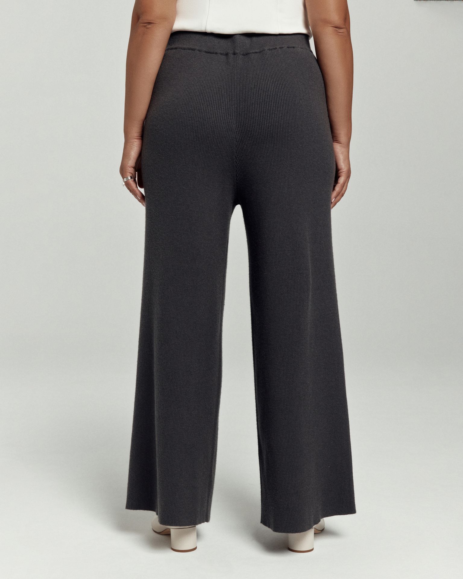 Брюки вязаные