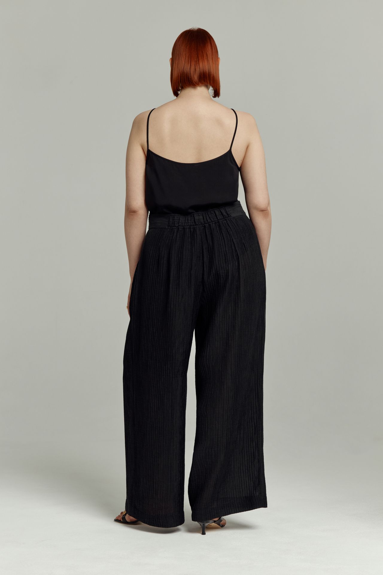 Брюки из фактурной ткани