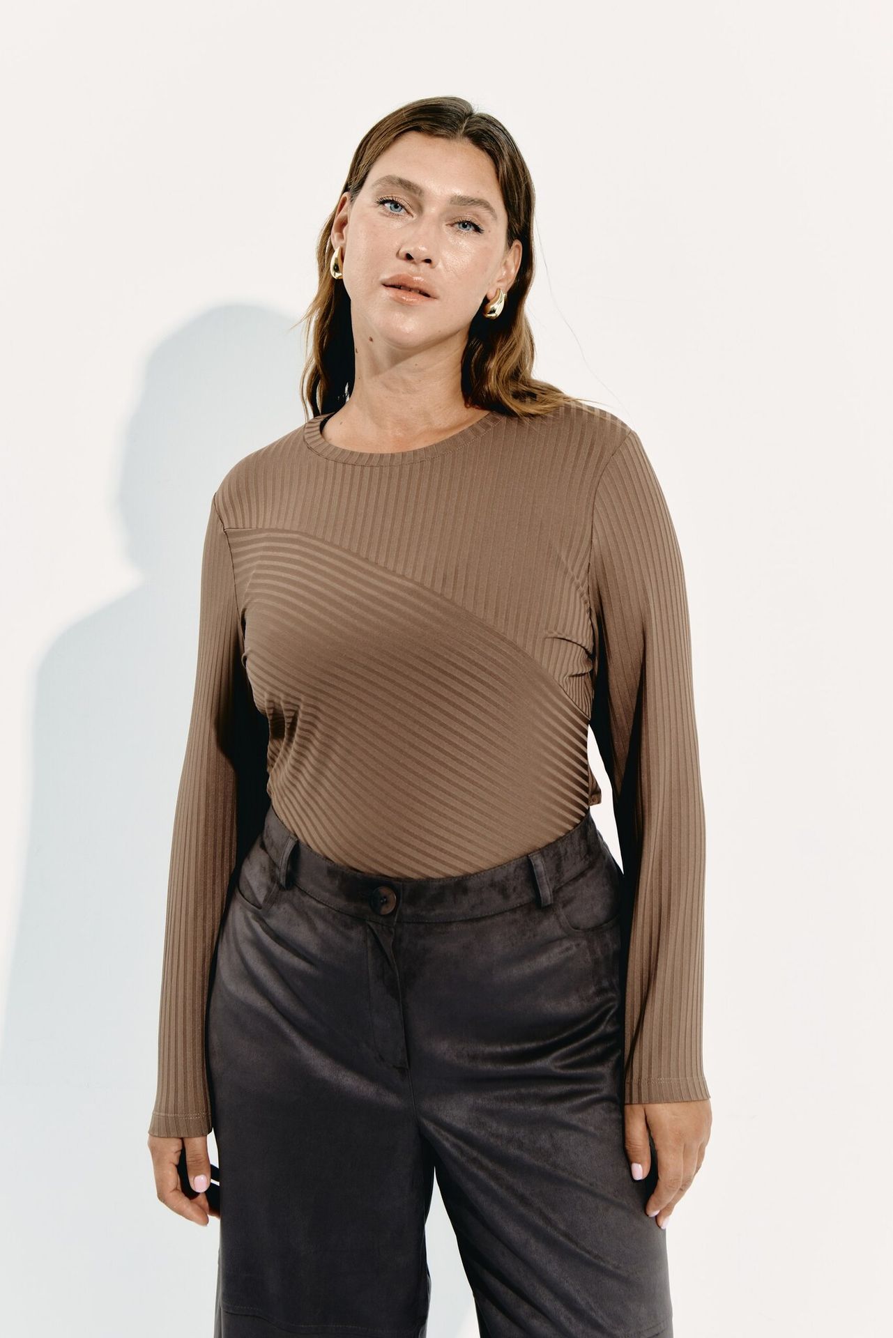 Лонгслив в рубчик JETT