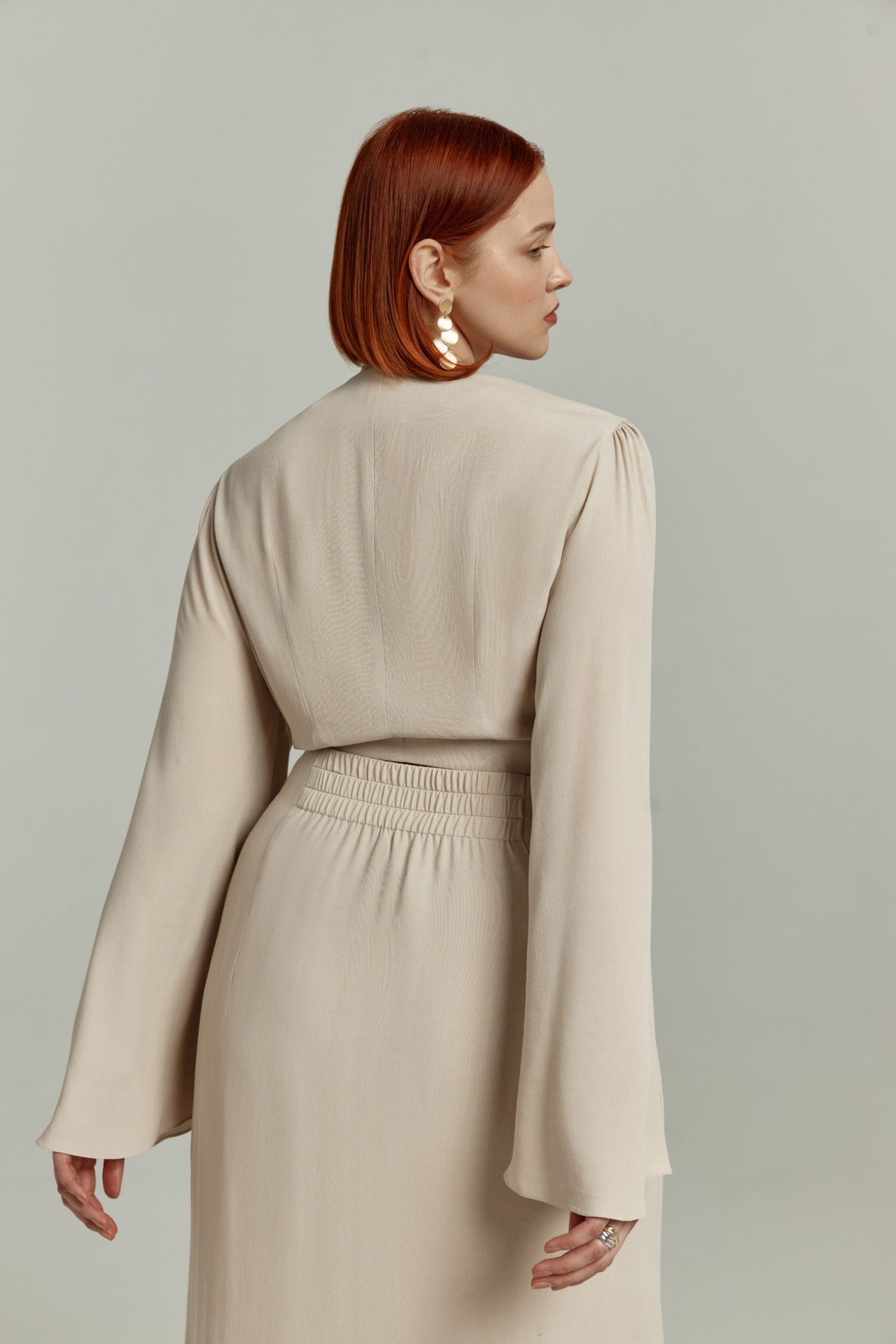 Топ-блуза к юбке на пуговицах