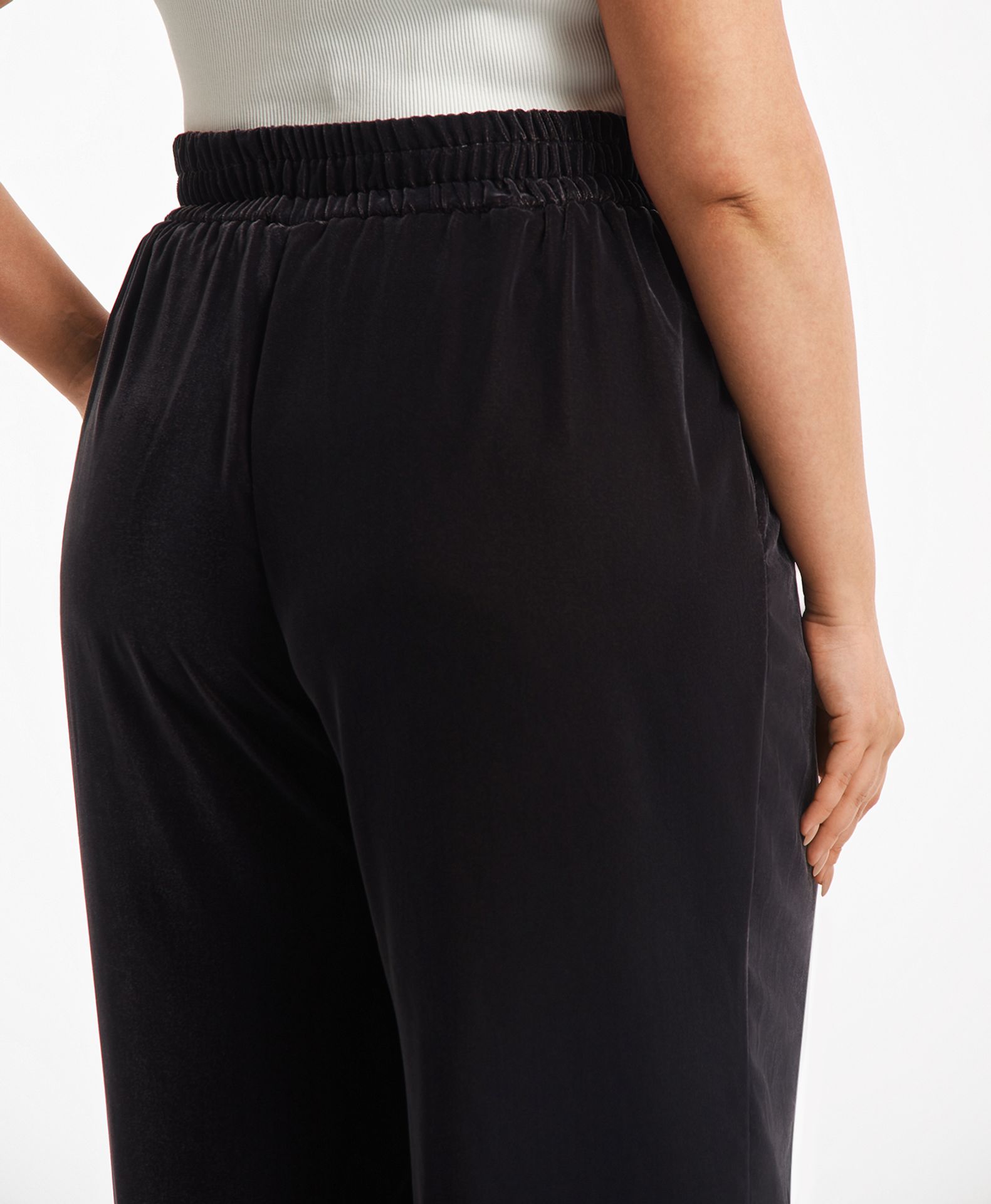 Брюки бархатные