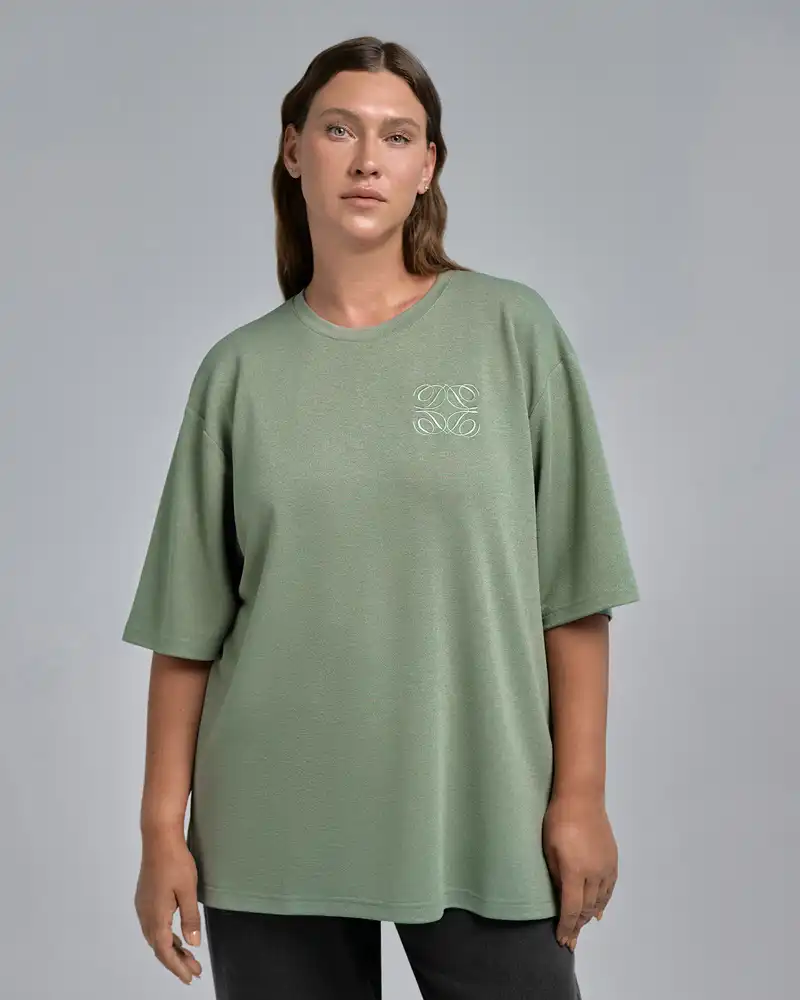 Футболка оверсайз с вышивкой