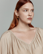 Платье с поясом-резинкой на талии