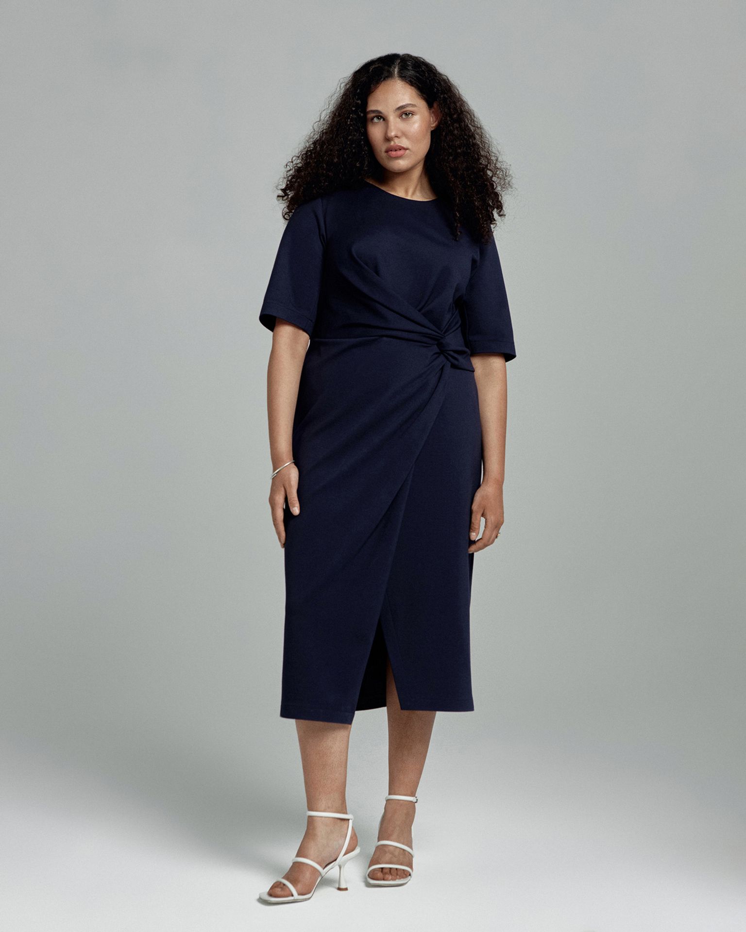 Платье трикотажное с узлом