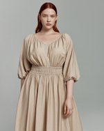 Платье с поясом-резинкой на талии