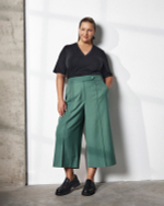 Футболка с V-образным вырезом