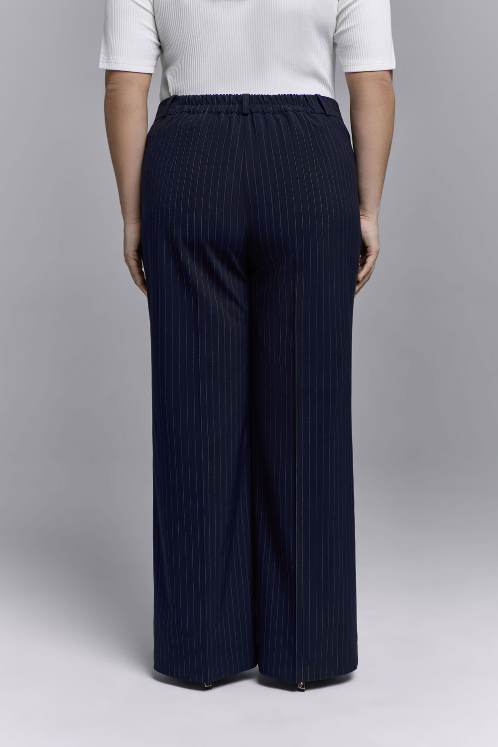 Брюки со стрелками SHIFT