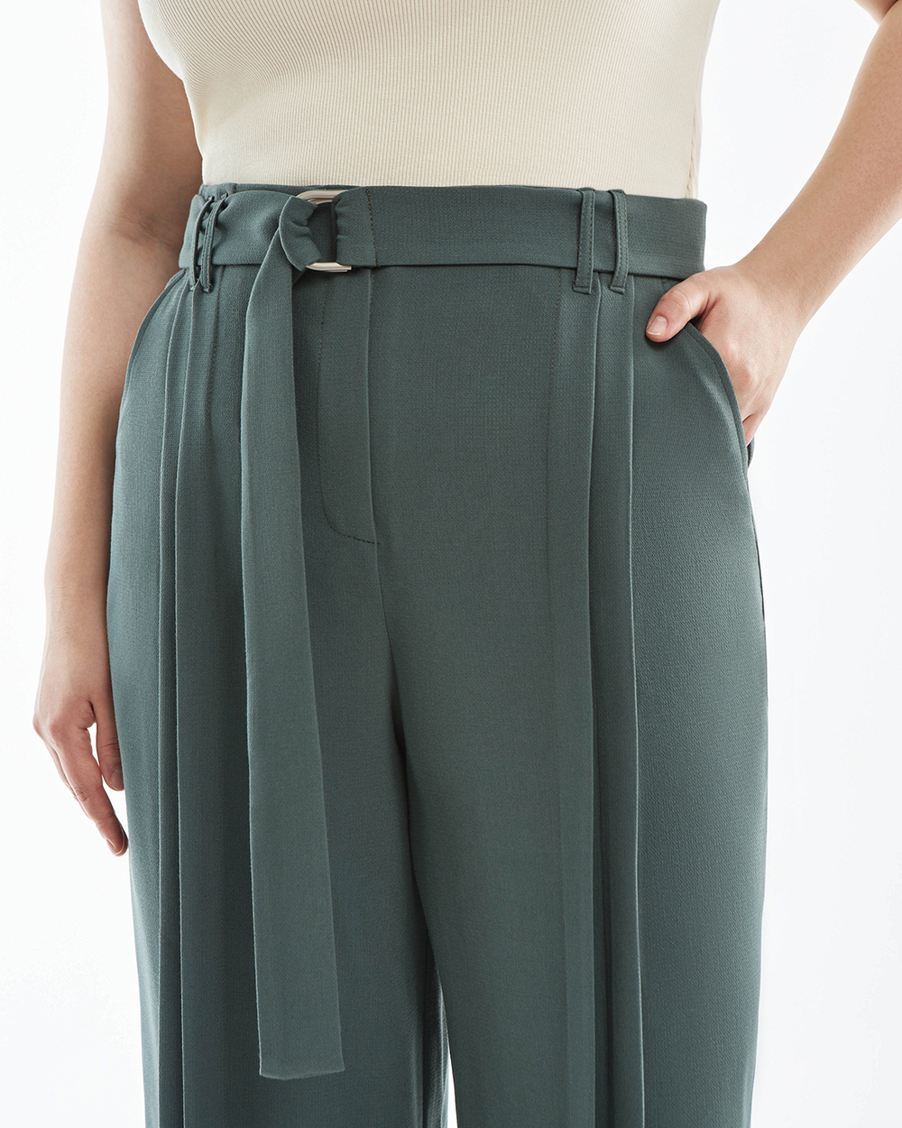 Брюки с защипами