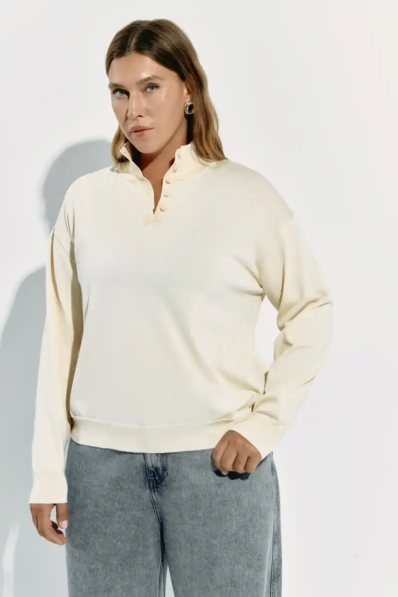 Джемпер с пуговицами