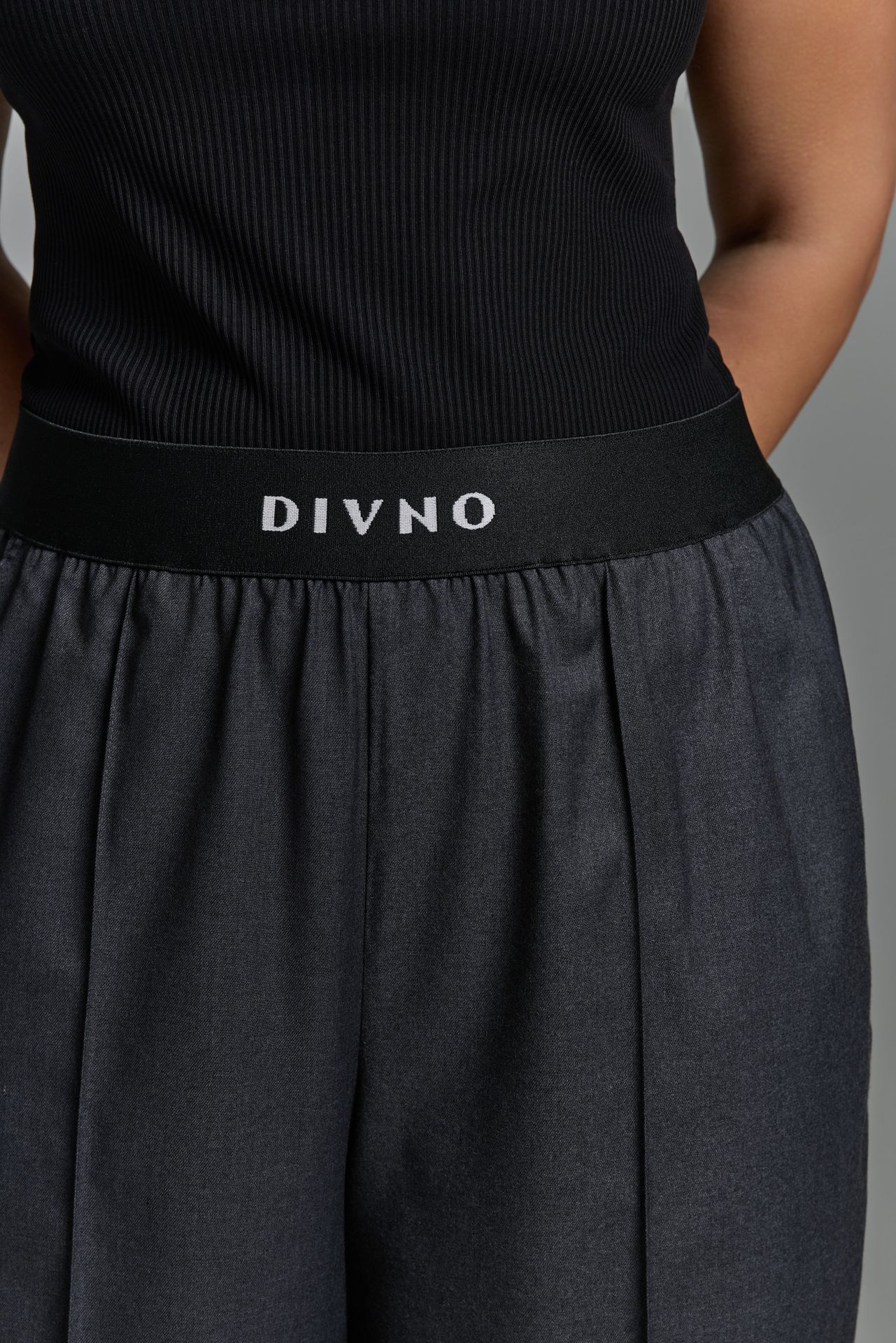 Брюки на резинке ZION