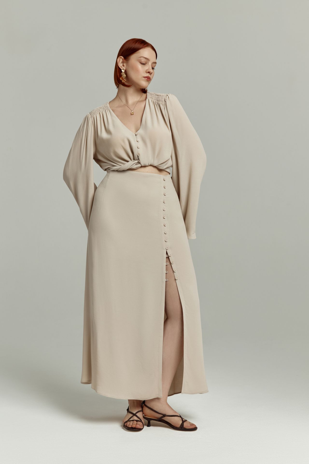 Топ-блуза к юбке на пуговицах