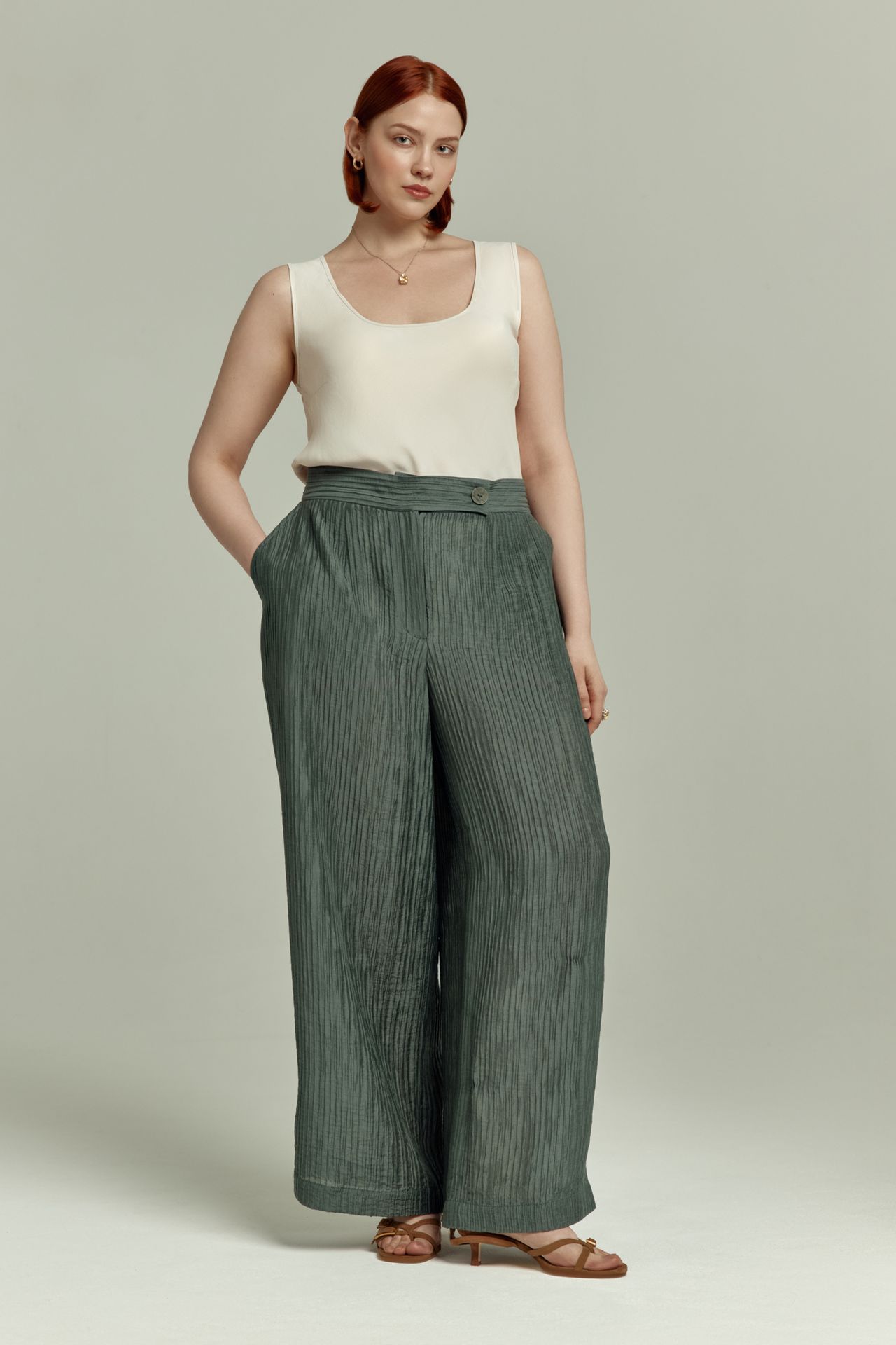 Брюки из фактурной ткани