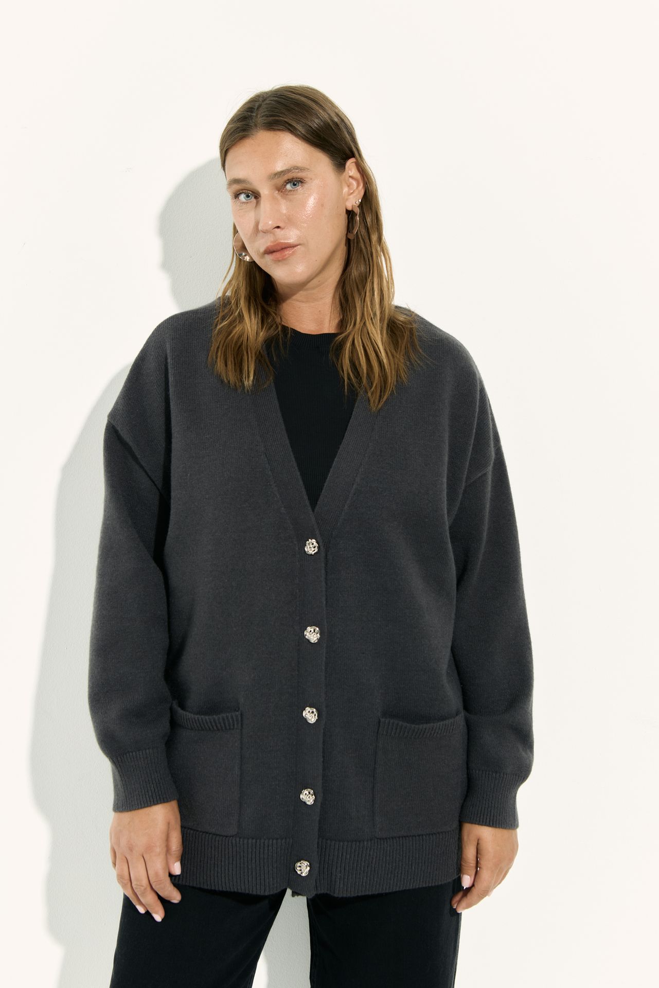 Кардиган с металлическими пуговицами