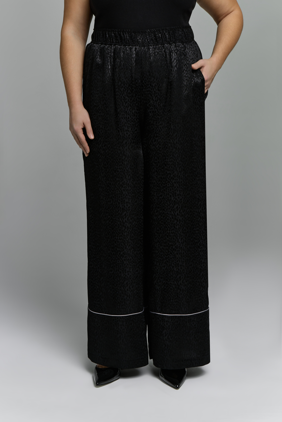 Брюки с кантом SECRET