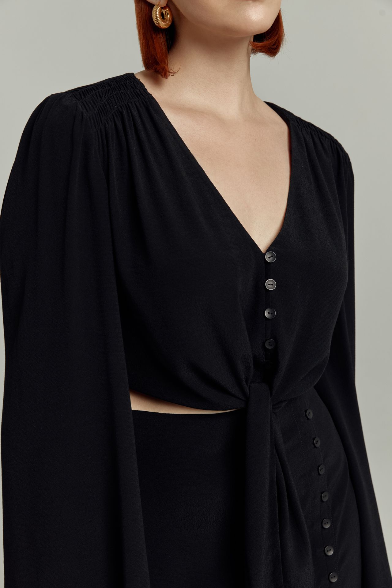 Топ-блуза к юбке на пуговицах