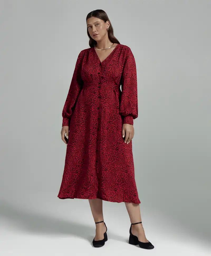 Платье летящее на пуговицах