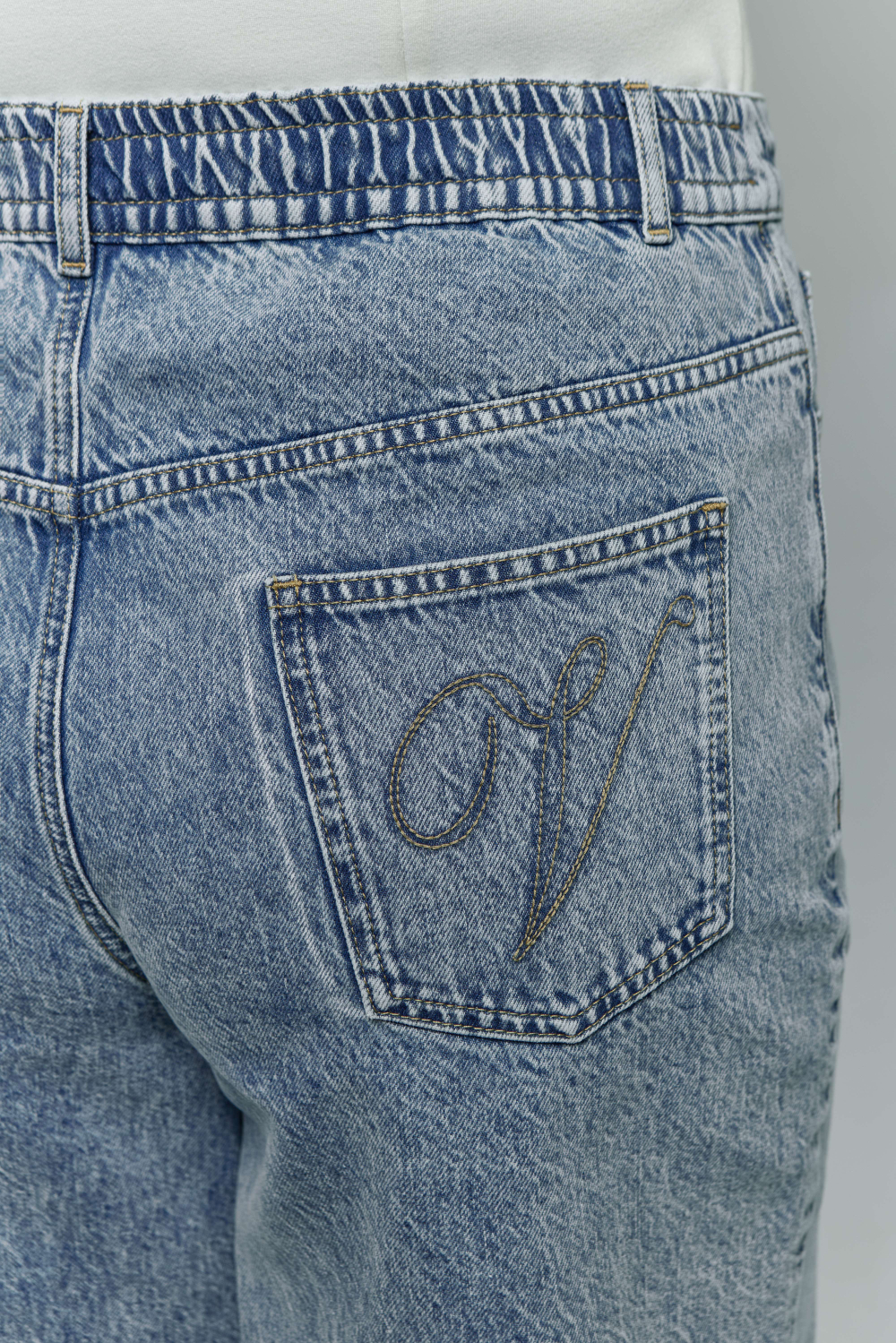 Джинсы с вышивкой Бритни