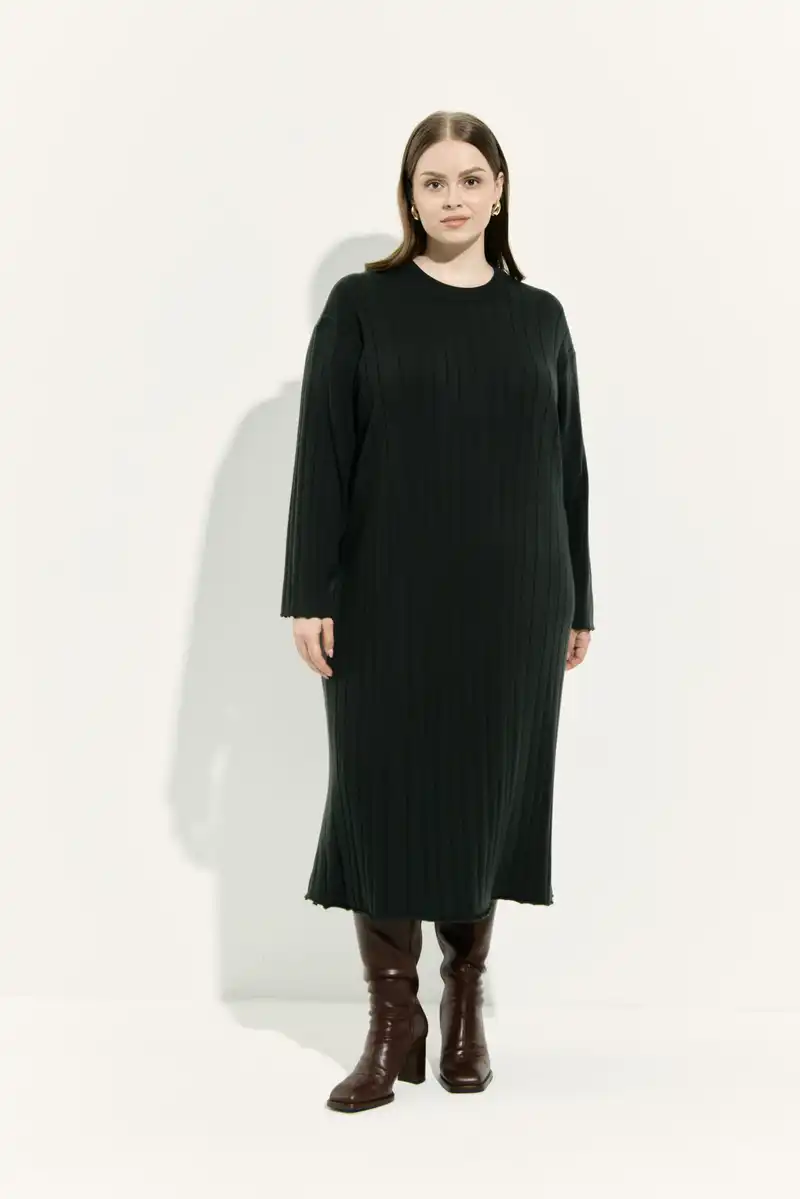 Платье вязаное