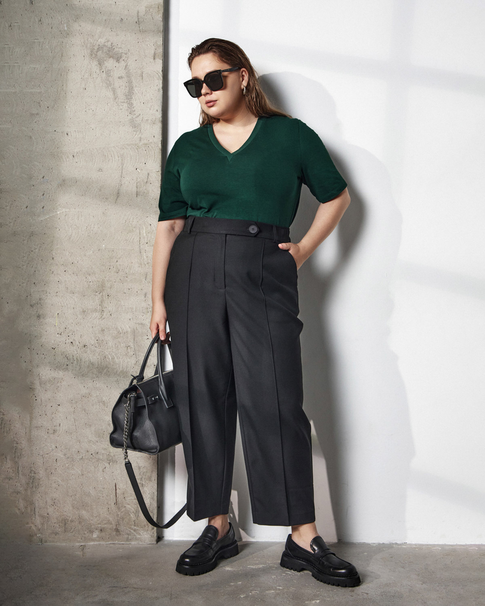 Футболка с V-образным вырезом