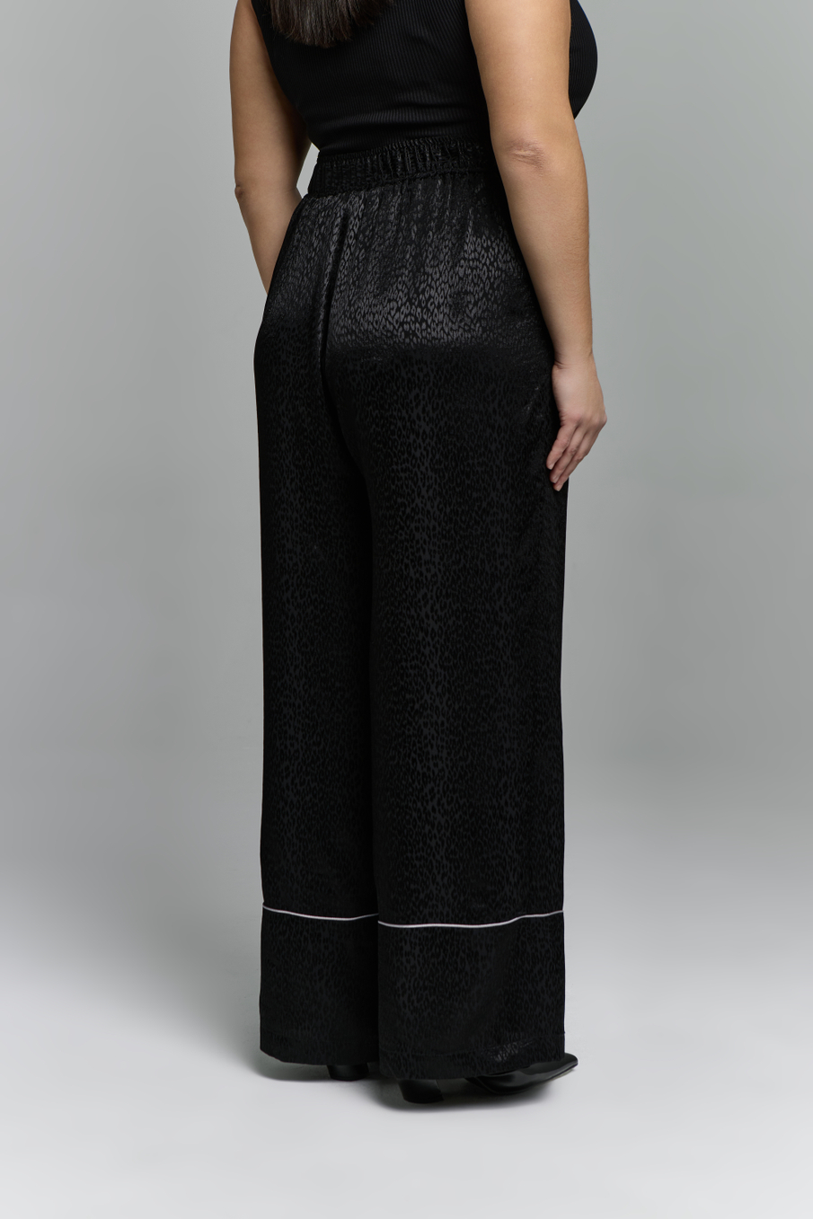 Брюки с кантом SECRET