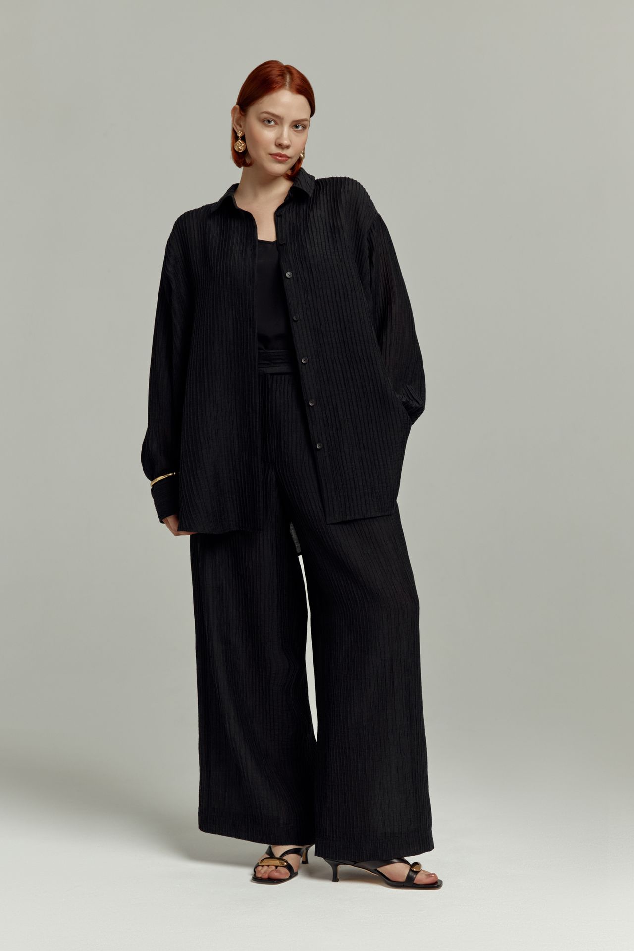 Брюки из фактурной ткани