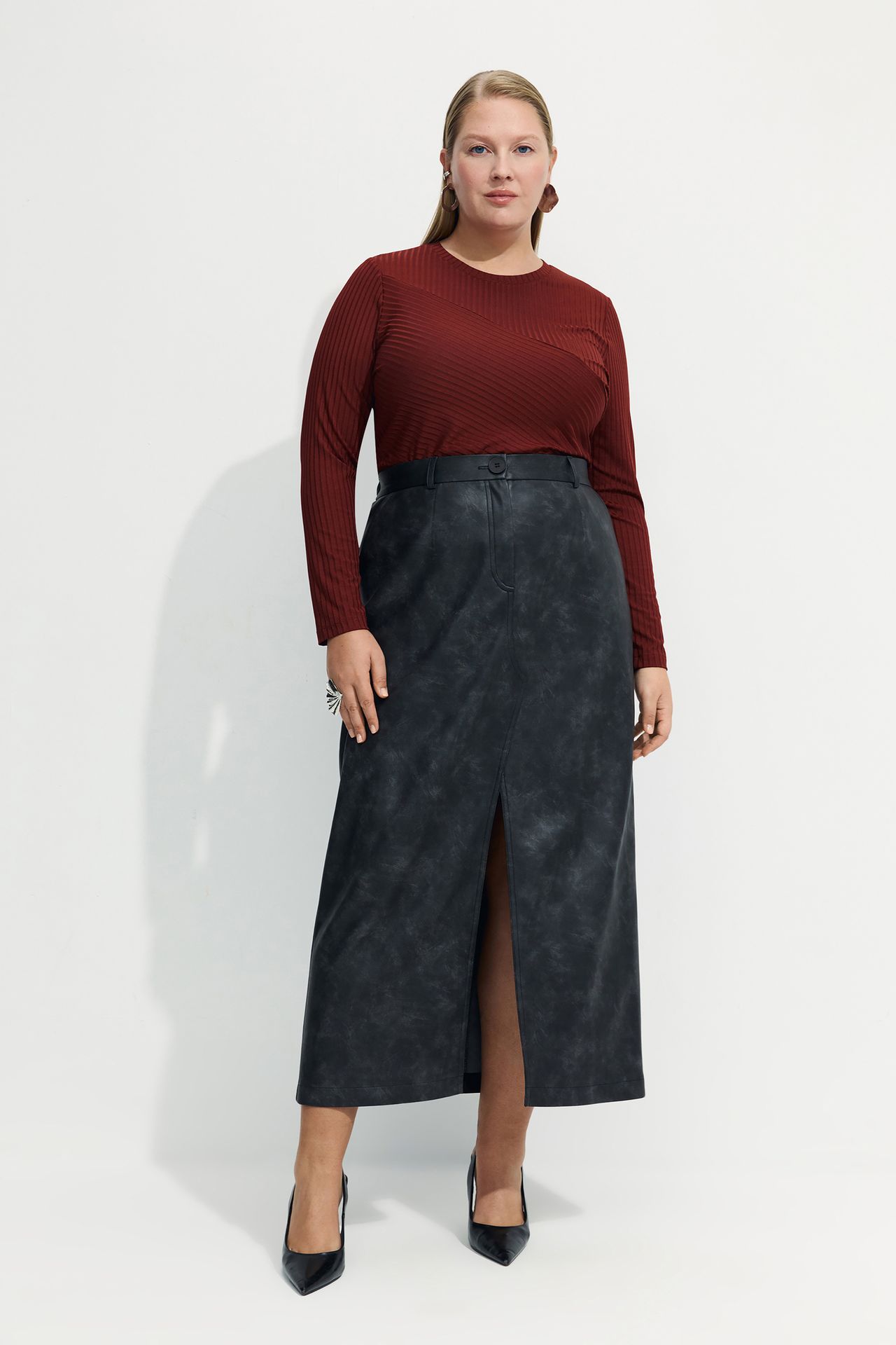 Лонгслив в рубчик JETT