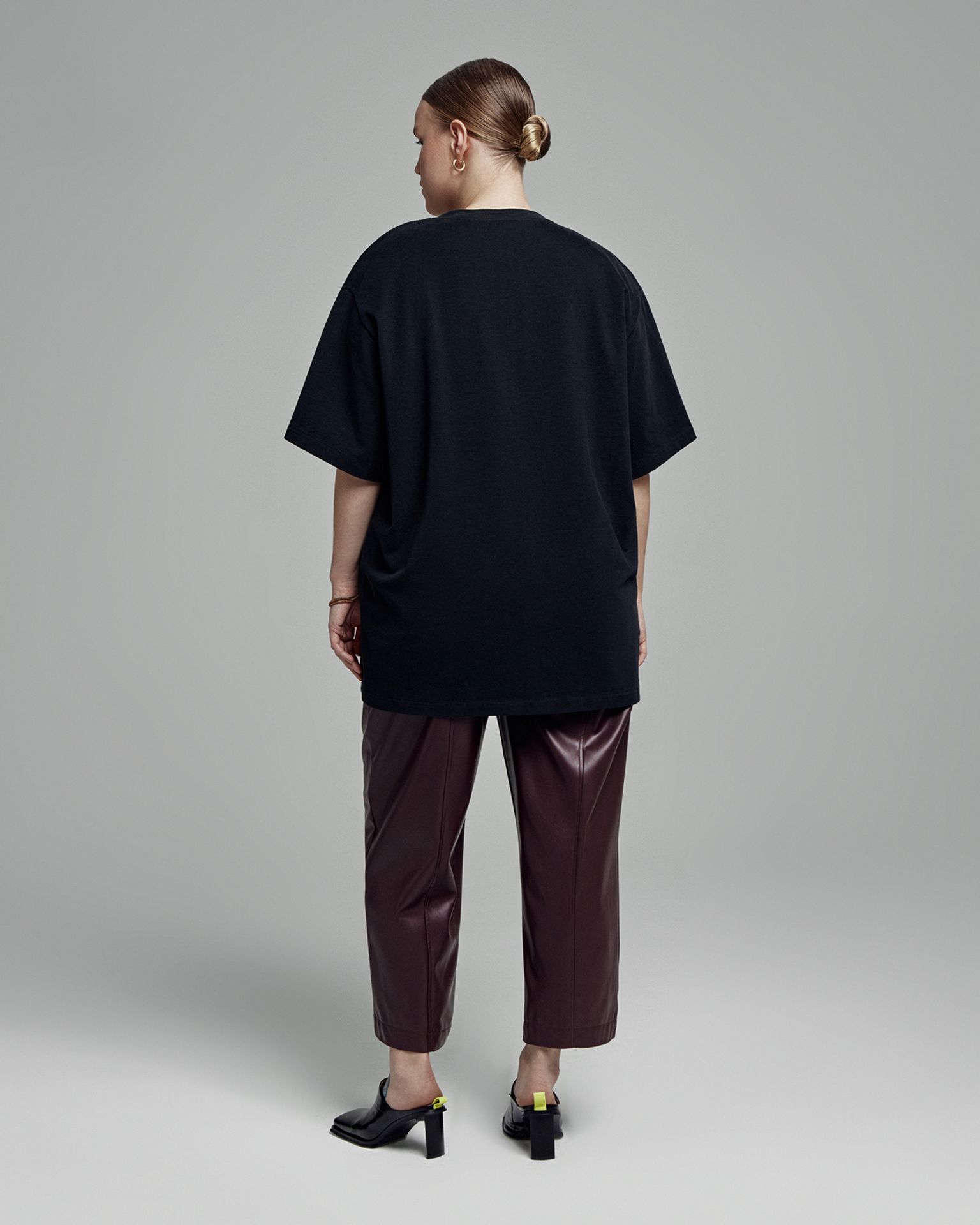 Футболка с бархатистой фактурой NAVSEGDA