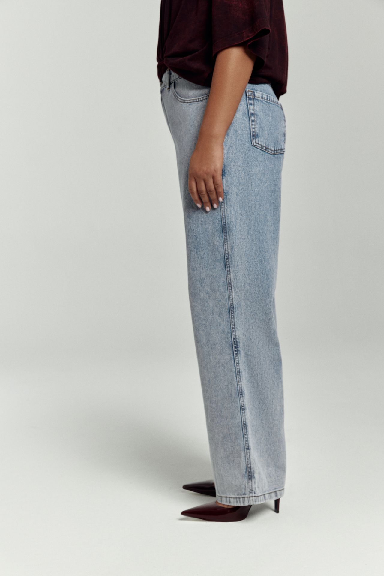 Джинсы широкие