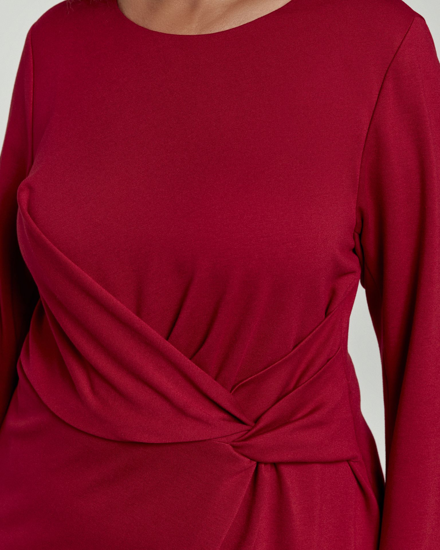 Платье трикотажное с узлом