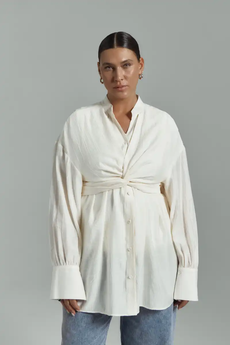 Блуза с перекрутом из фактурной ткани